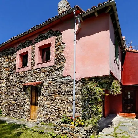 Сasa de vacaciones Rurales La Partera De Somao